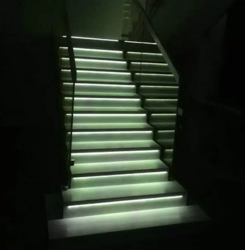 Установка автоматической подсветки лестниц