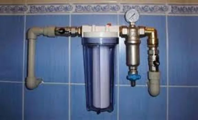 Установка бытовых фильтров для очистки воды в квартире,  доме